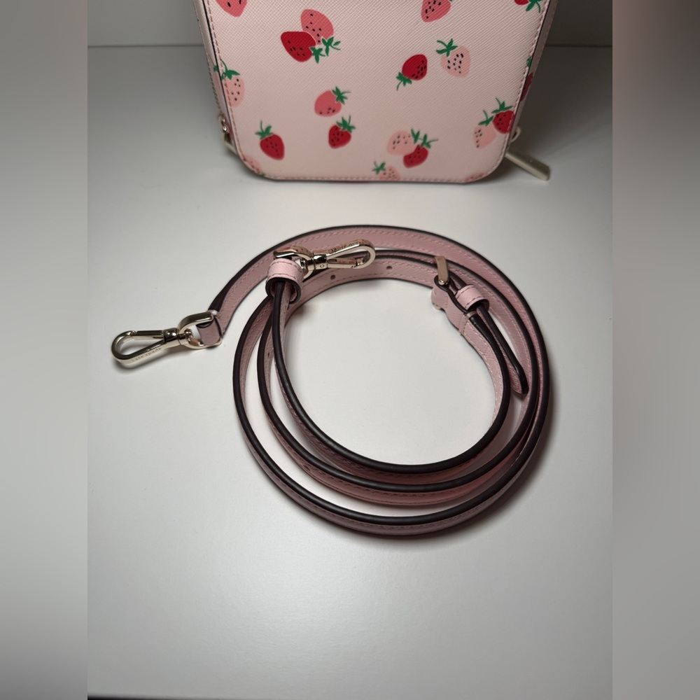 Kate‎ spade strawberry purse - Picture 6 of 8